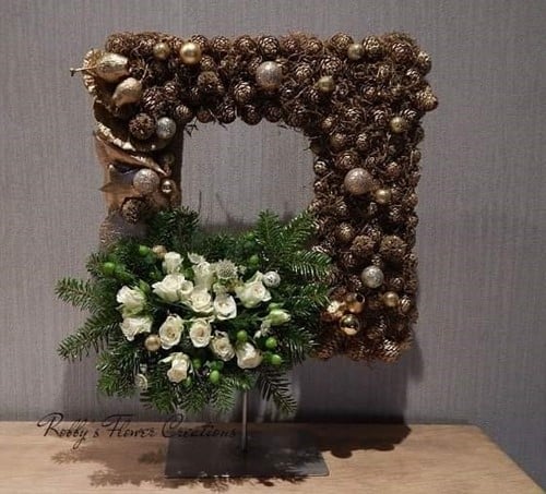 [A-019443] Styropor vierkant ornament 35 cm diameter met vierkant gat 15cm Piepschuim ornament 5cm dik EPS60